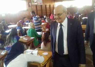 الدكتور خالد عبد الباري رئيس جامعة الزقازيق